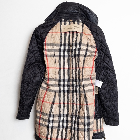 Burberry Black Trench Coat with Quilted Design and Detachable Hood - Picture 8 of 9